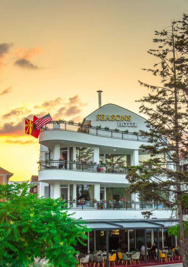 Seasons Hotel ستروغا المظهر الخارجي الصورة