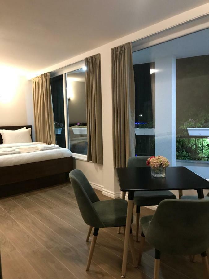 Seasons Hotel ستروغا المظهر الخارجي الصورة