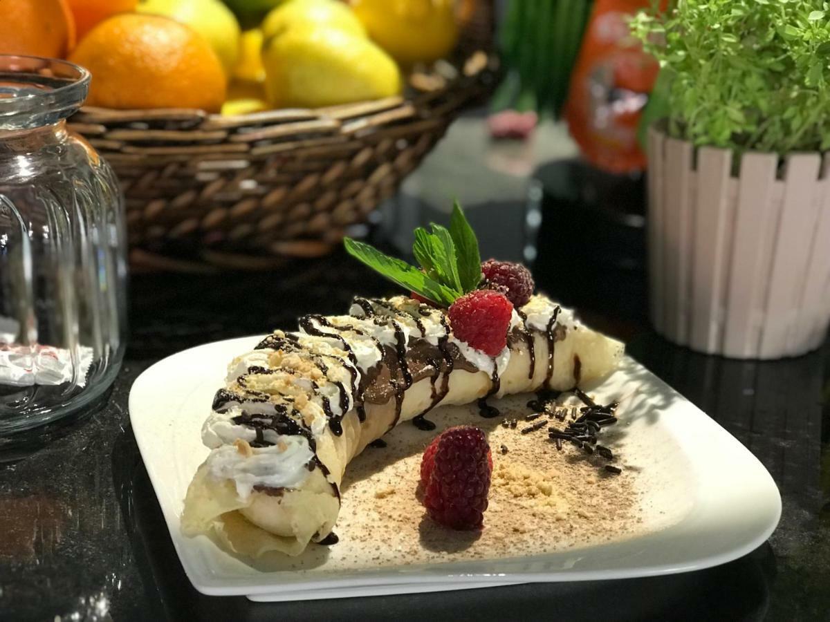 Seasons Hotel ستروغا المظهر الخارجي الصورة